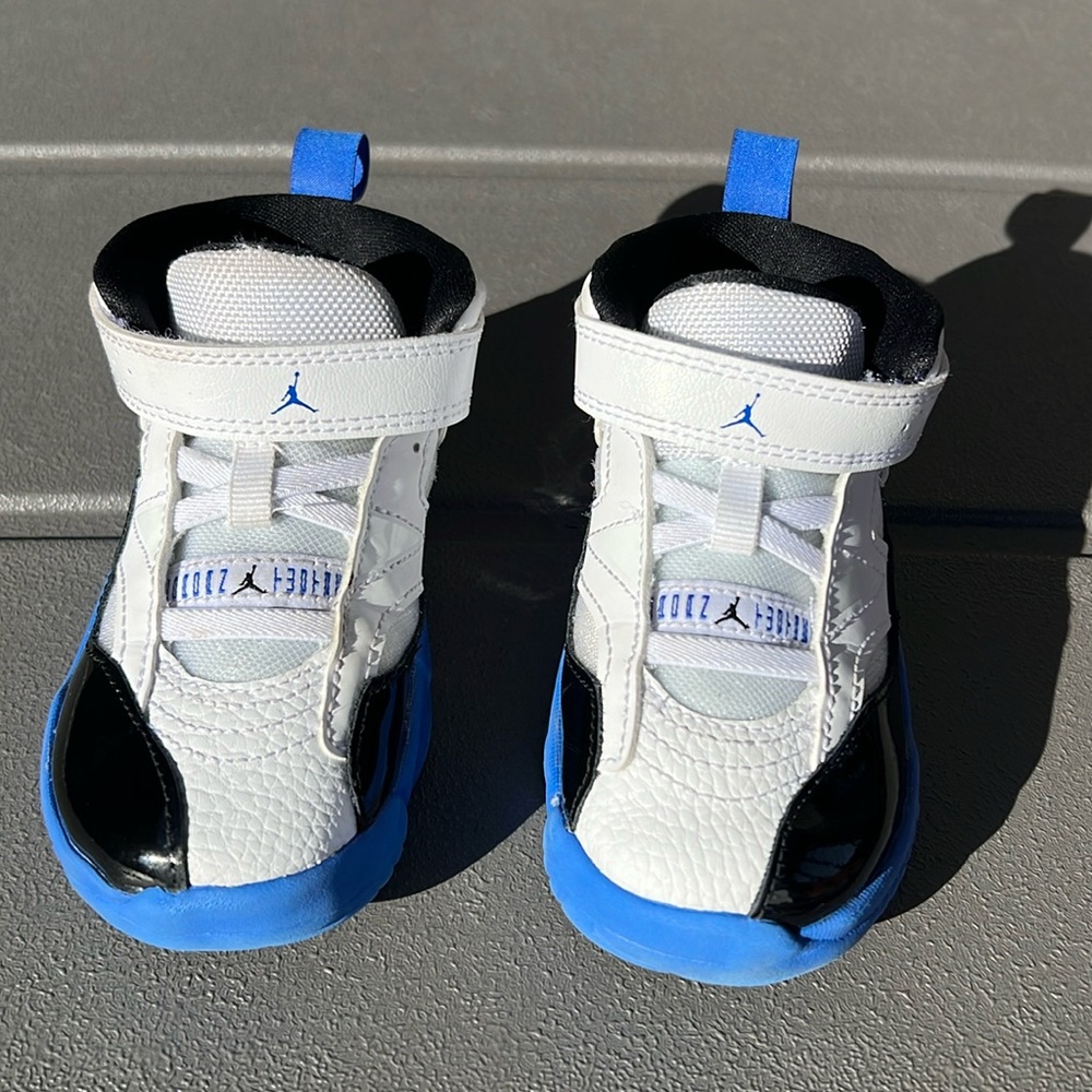 Jordan Jumpman Two Trey (Boy 8c)